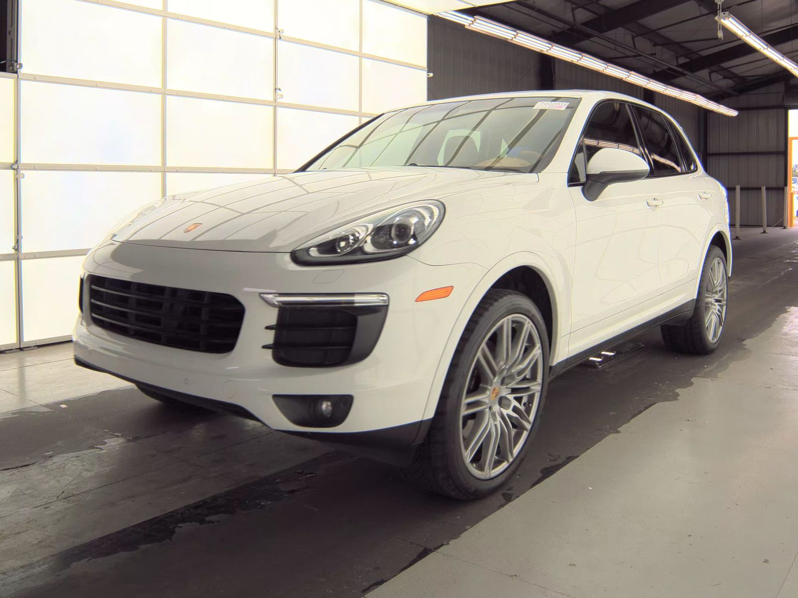PORSCHE CAYENNE - 1