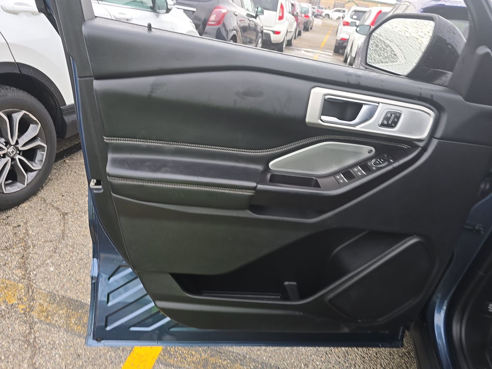 FORD EXPLORER - 10