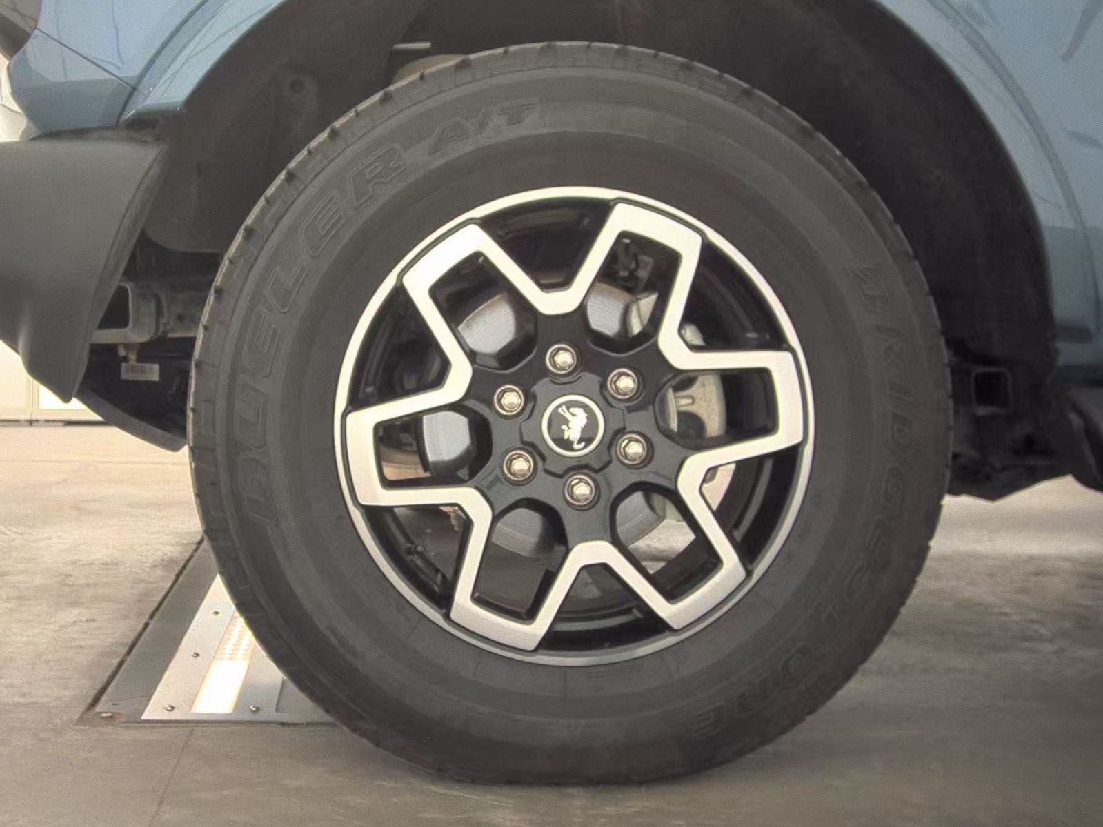 FORD BRONCO - 10