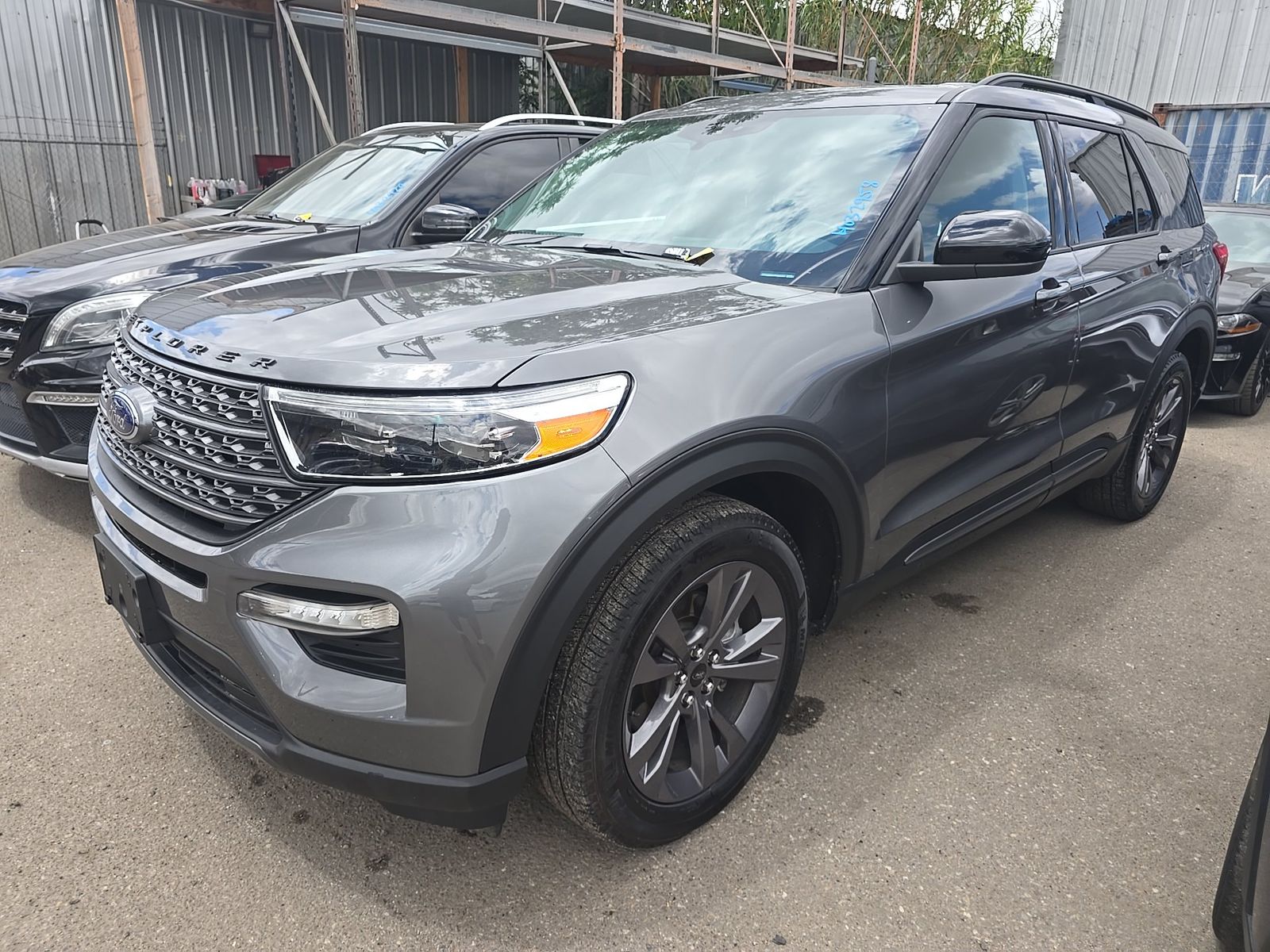 FORD EXPLORER - 1