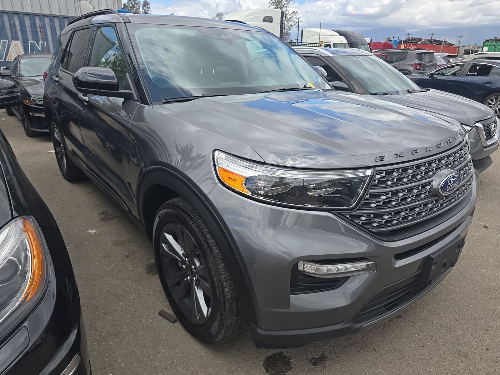 FORD EXPLORER - 4
