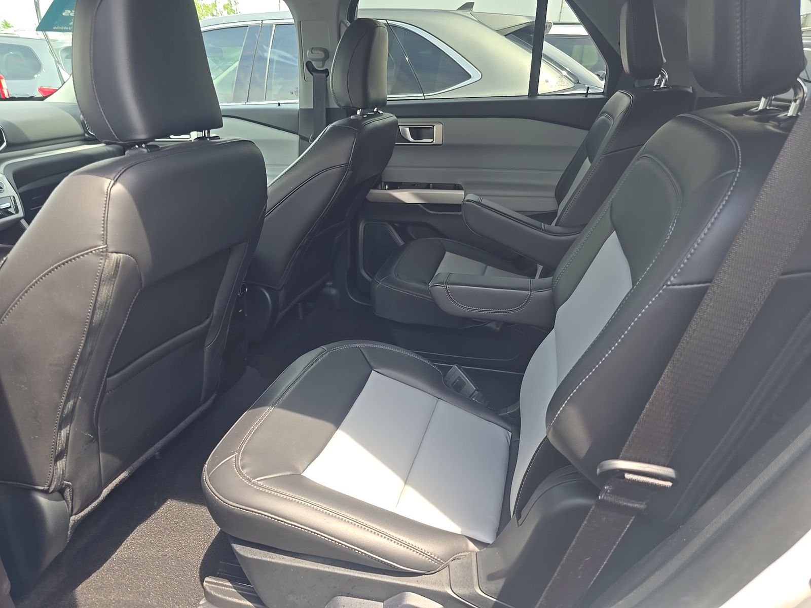 FORD EXPLORER - 8