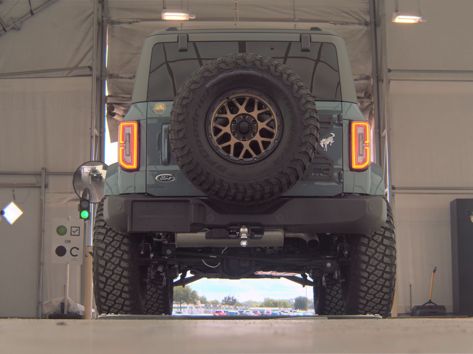 FORD BRONCO - 8