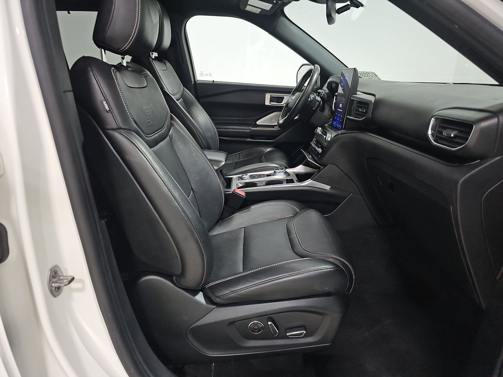 FORD EXPLORER - 9