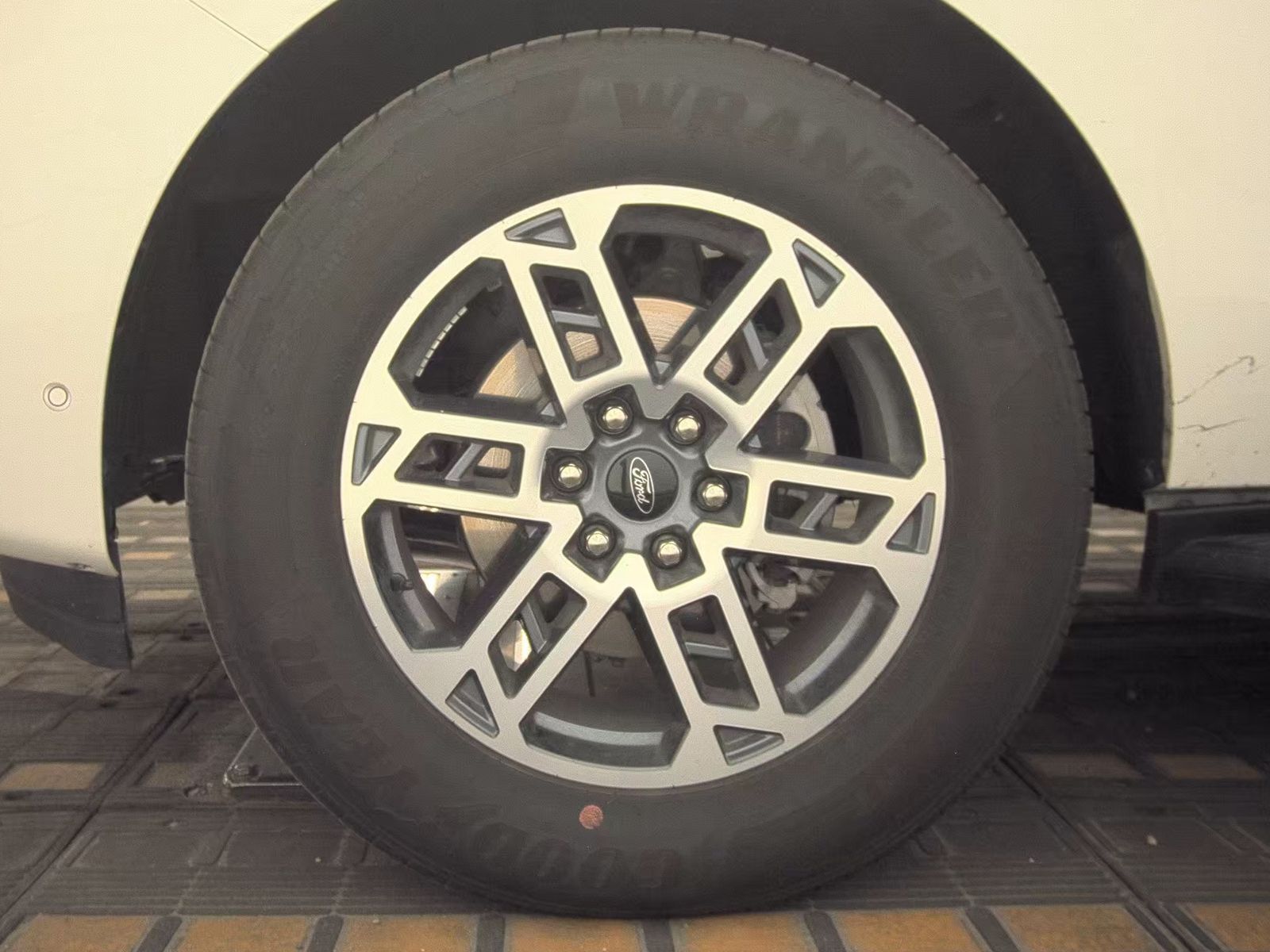 FORD EXPEDITION - 10