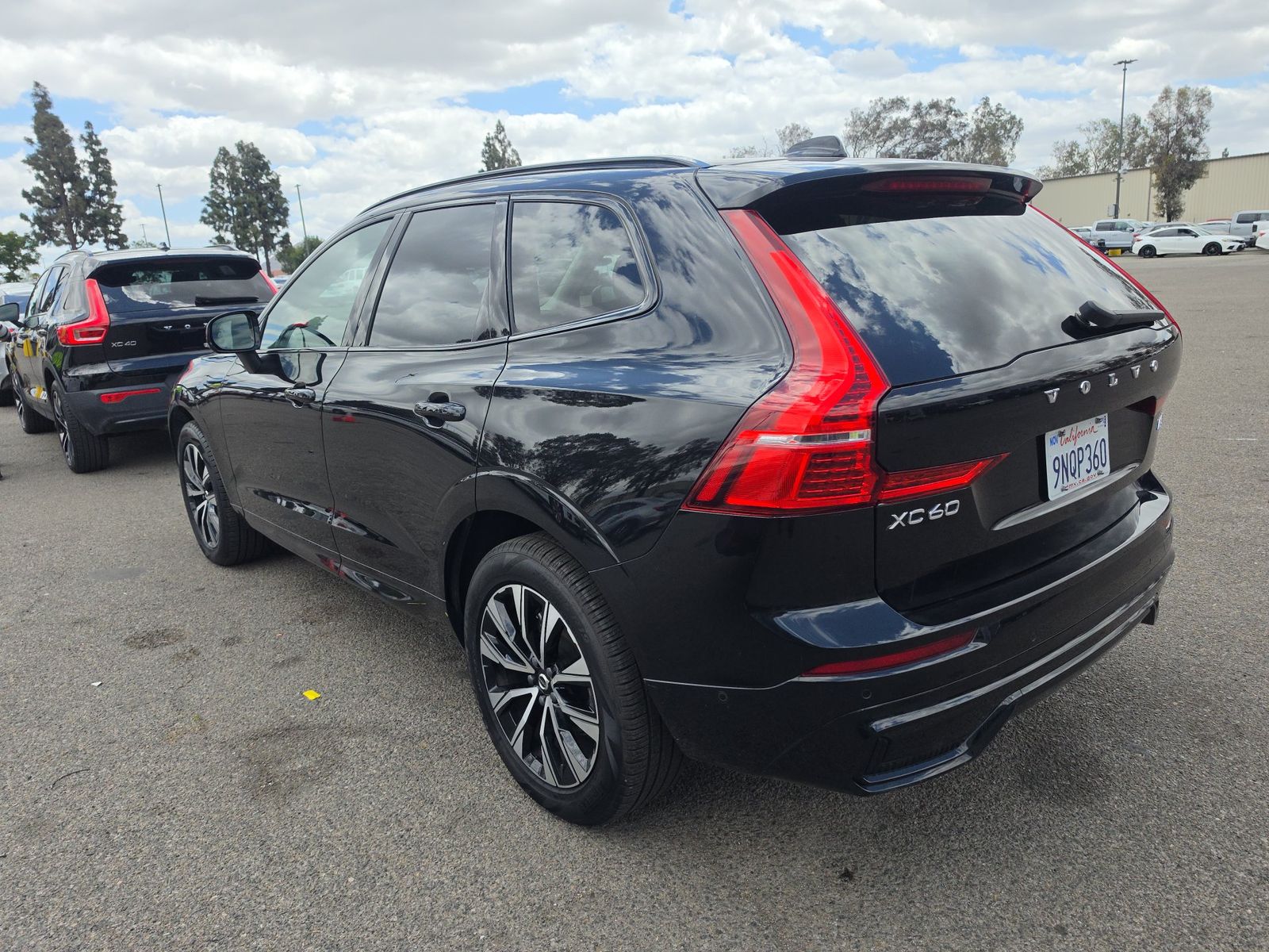 2025 Volvo XC60 B5 Plus FWD