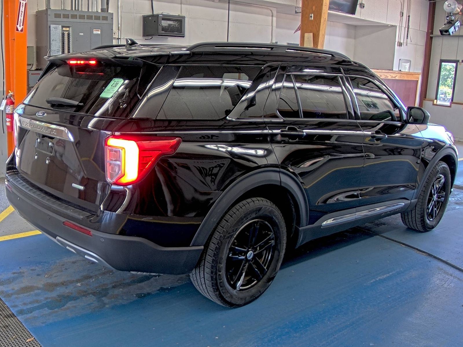FORD EXPLORER - 5