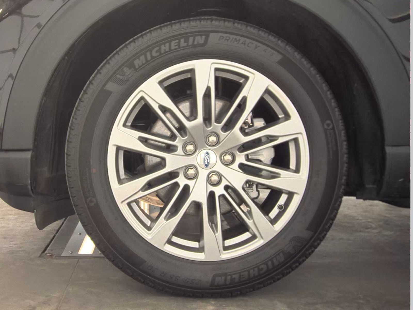 FORD EXPLORER - 10