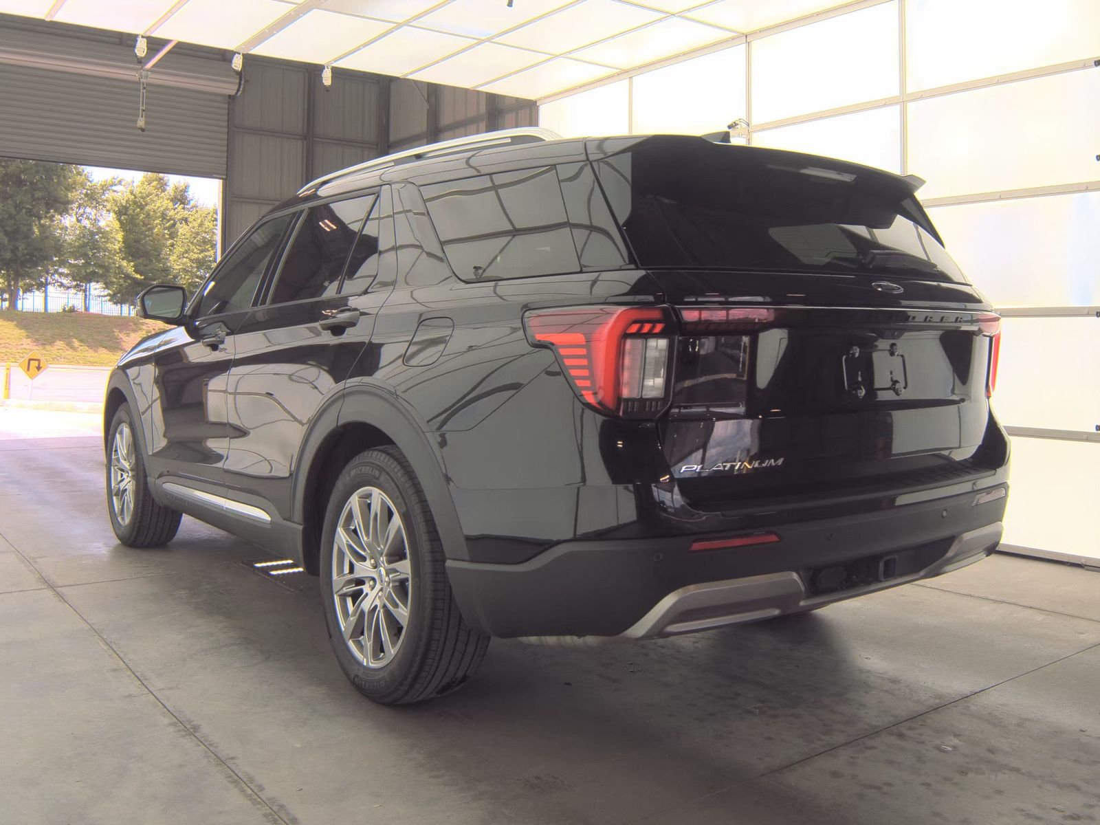 FORD EXPLORER - 9