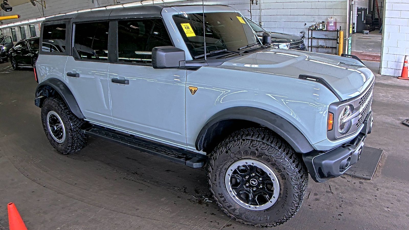 FORD BRONCO - 4