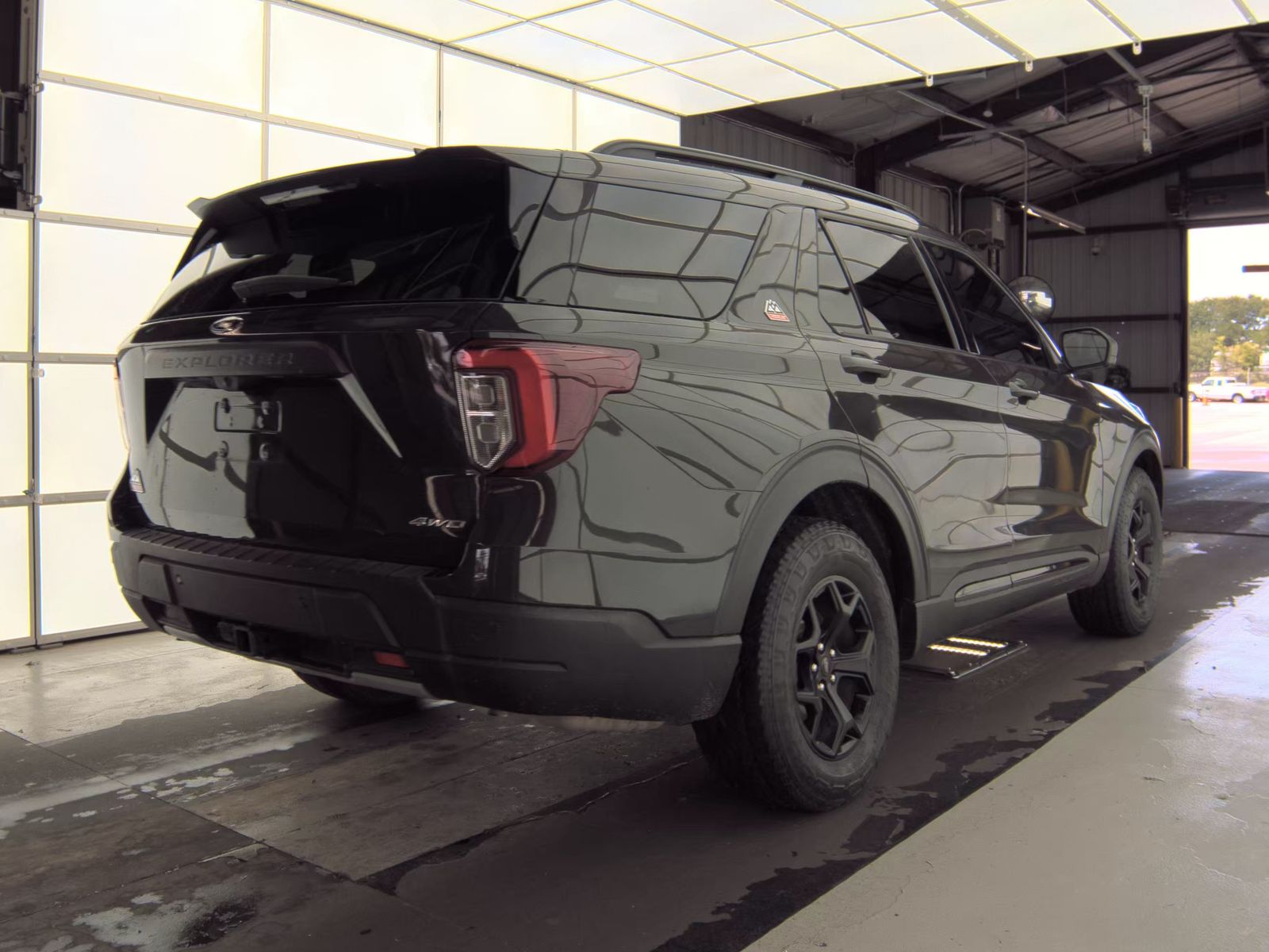 FORD EXPLORER - 6