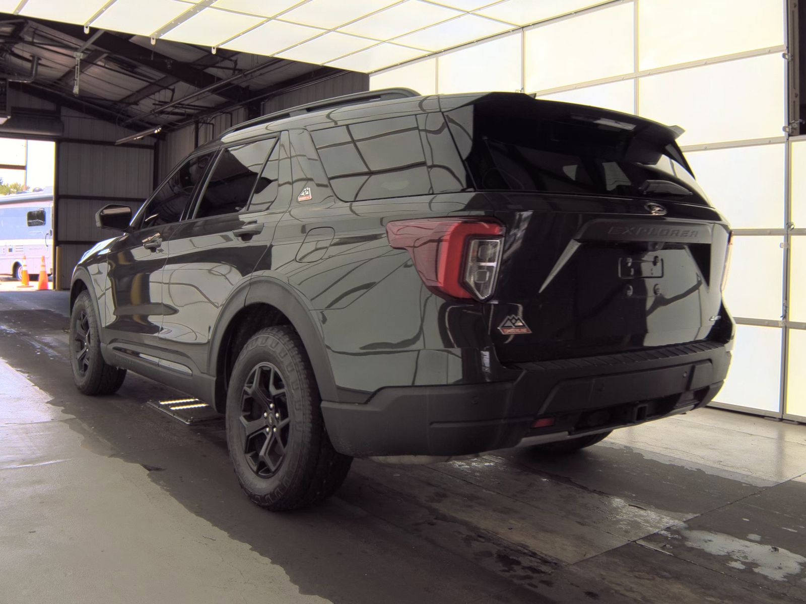 FORD EXPLORER - 9