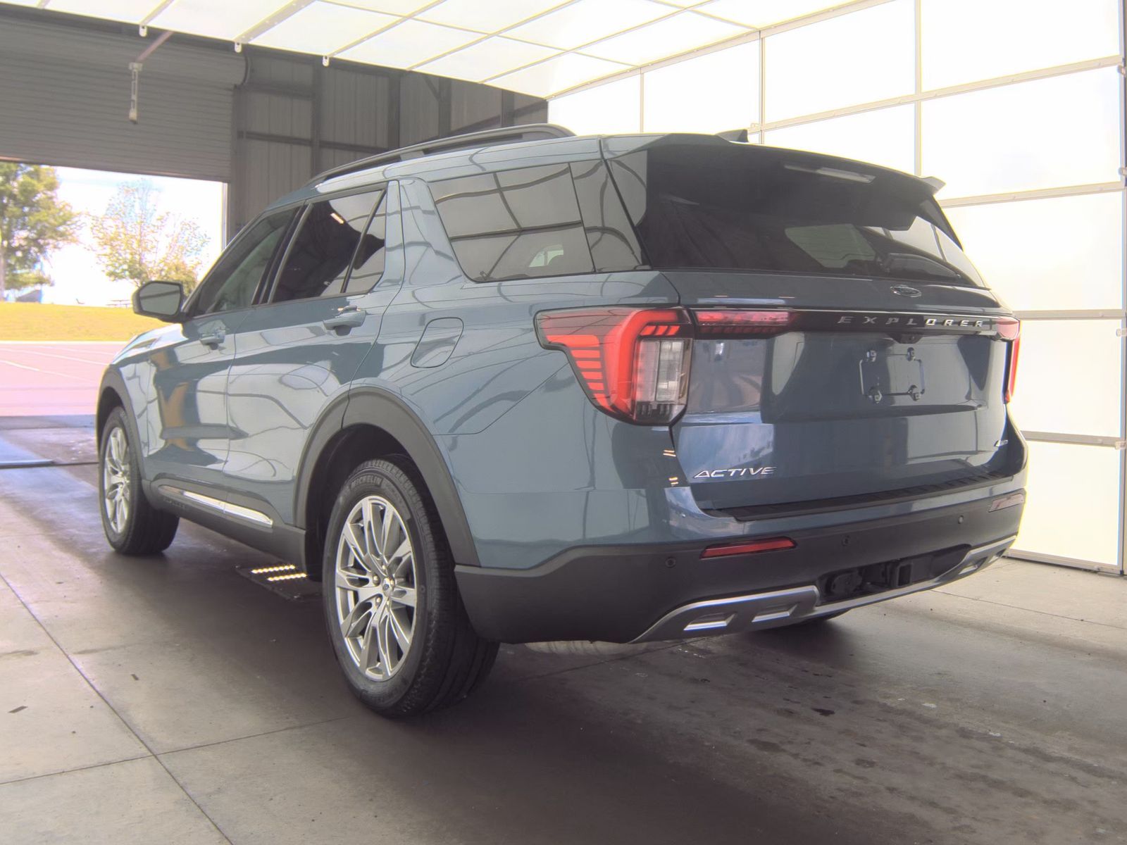 FORD EXPLORER - 9
