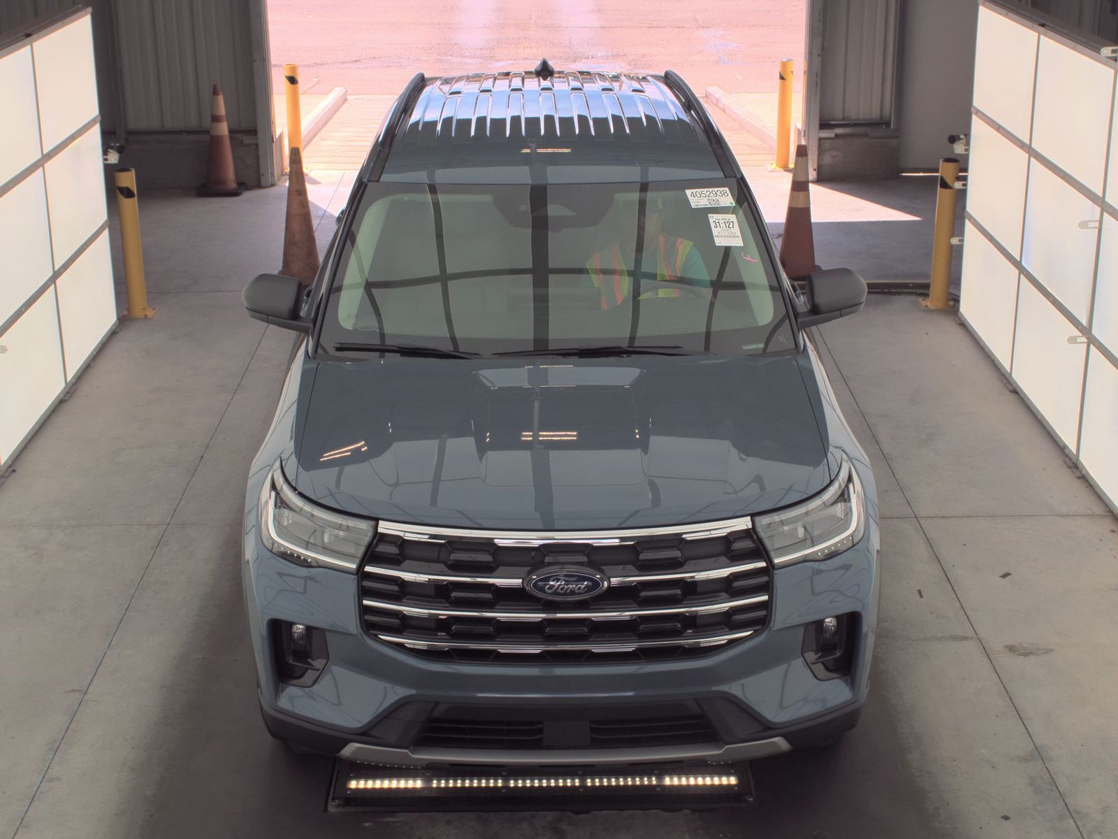 FORD EXPLORER - 3