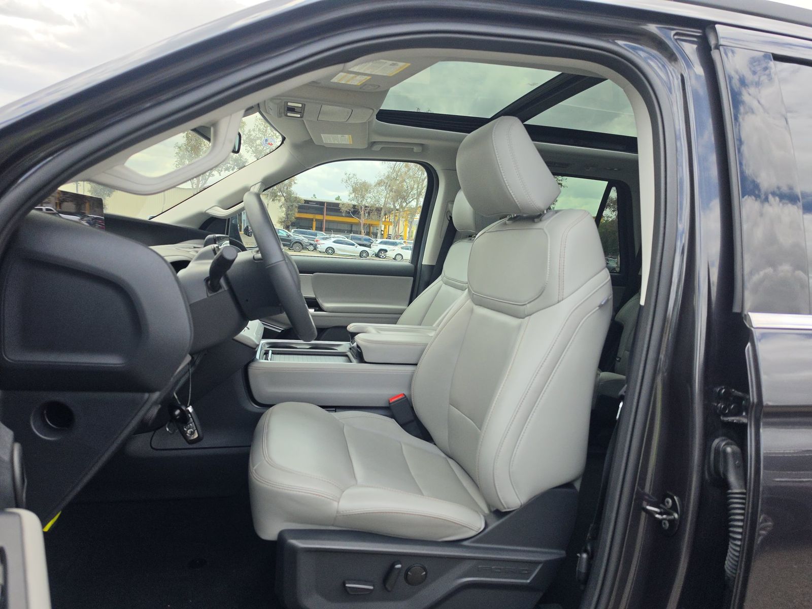 FORD EXPEDITION - 8