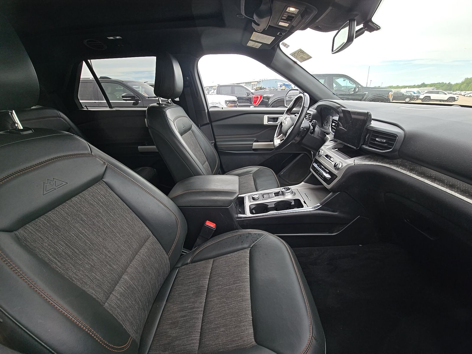 FORD EXPLORER - 9