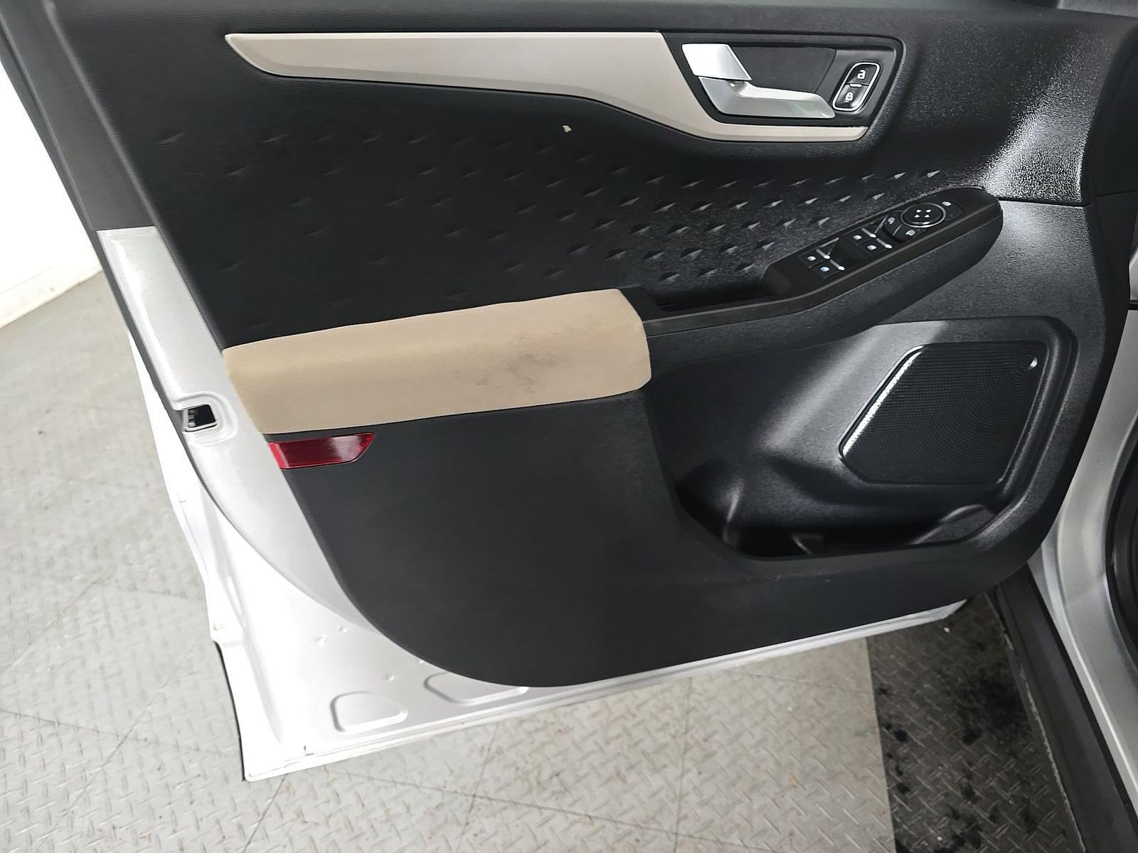 FORD ESCAPE - 10