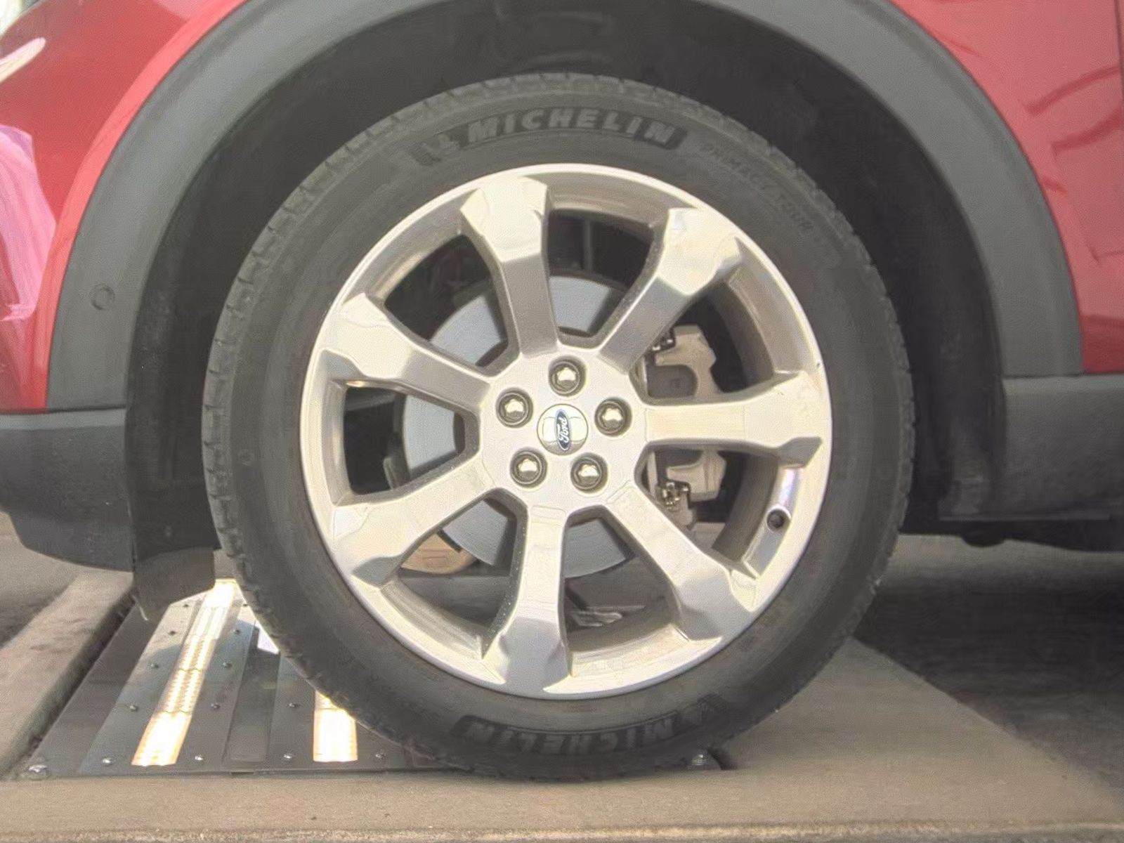 FORD EXPLORER - 10