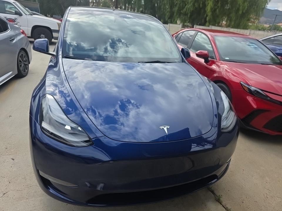 TESLA MODEL Y - 3