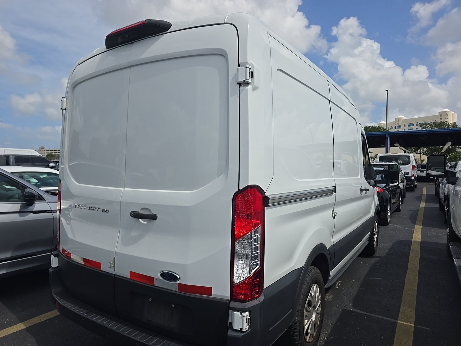 FORD TRANSIT 150 - 5
