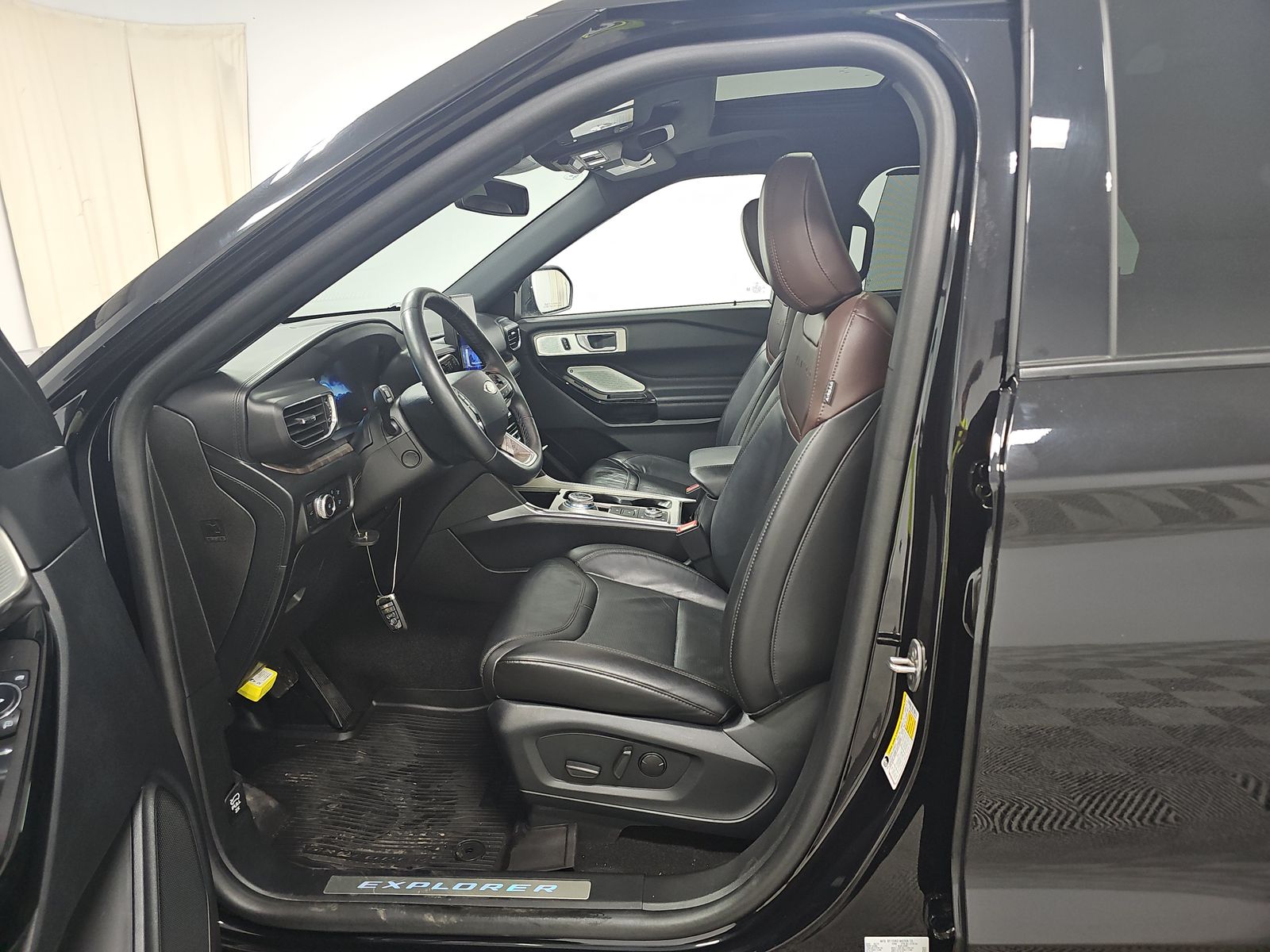 FORD EXPLORER - 8