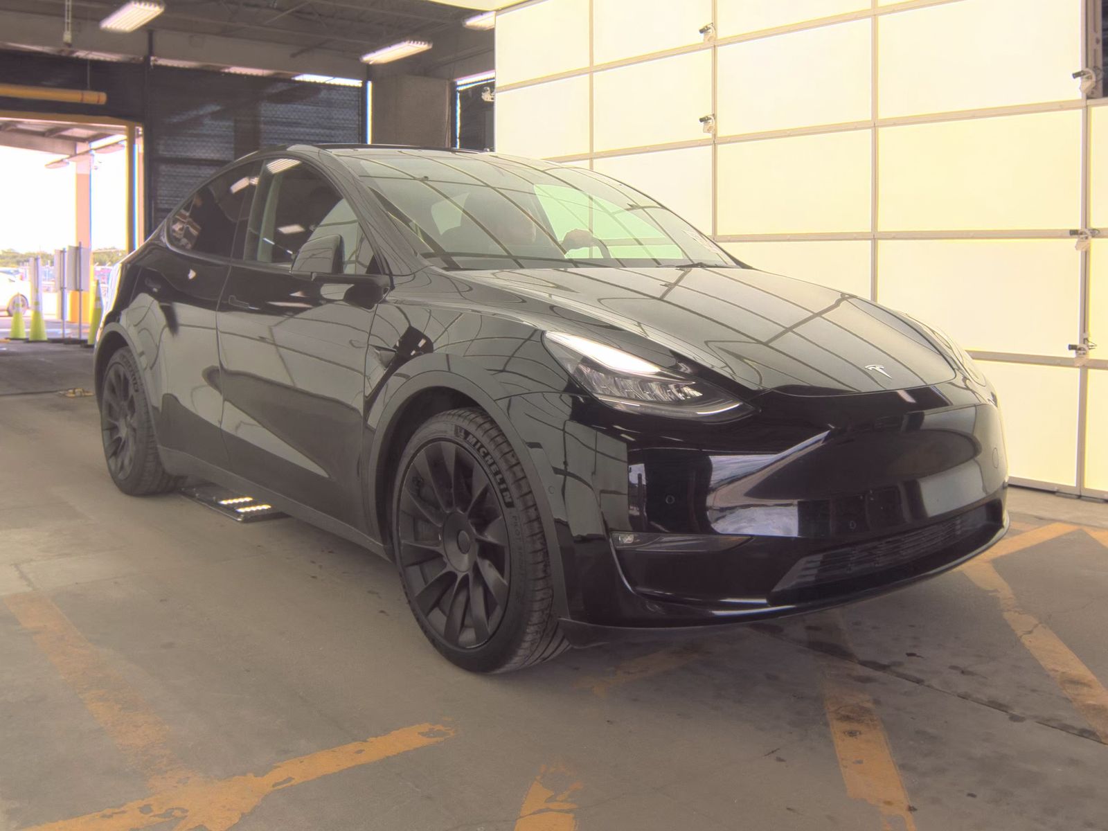 TESLA MODEL Y - 5