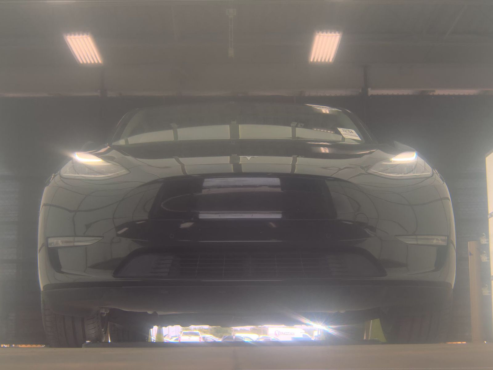TESLA MODEL Y - 4