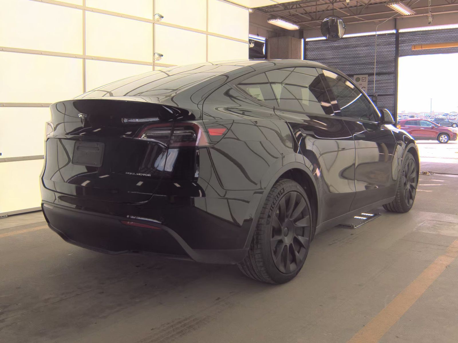 TESLA MODEL Y - 6
