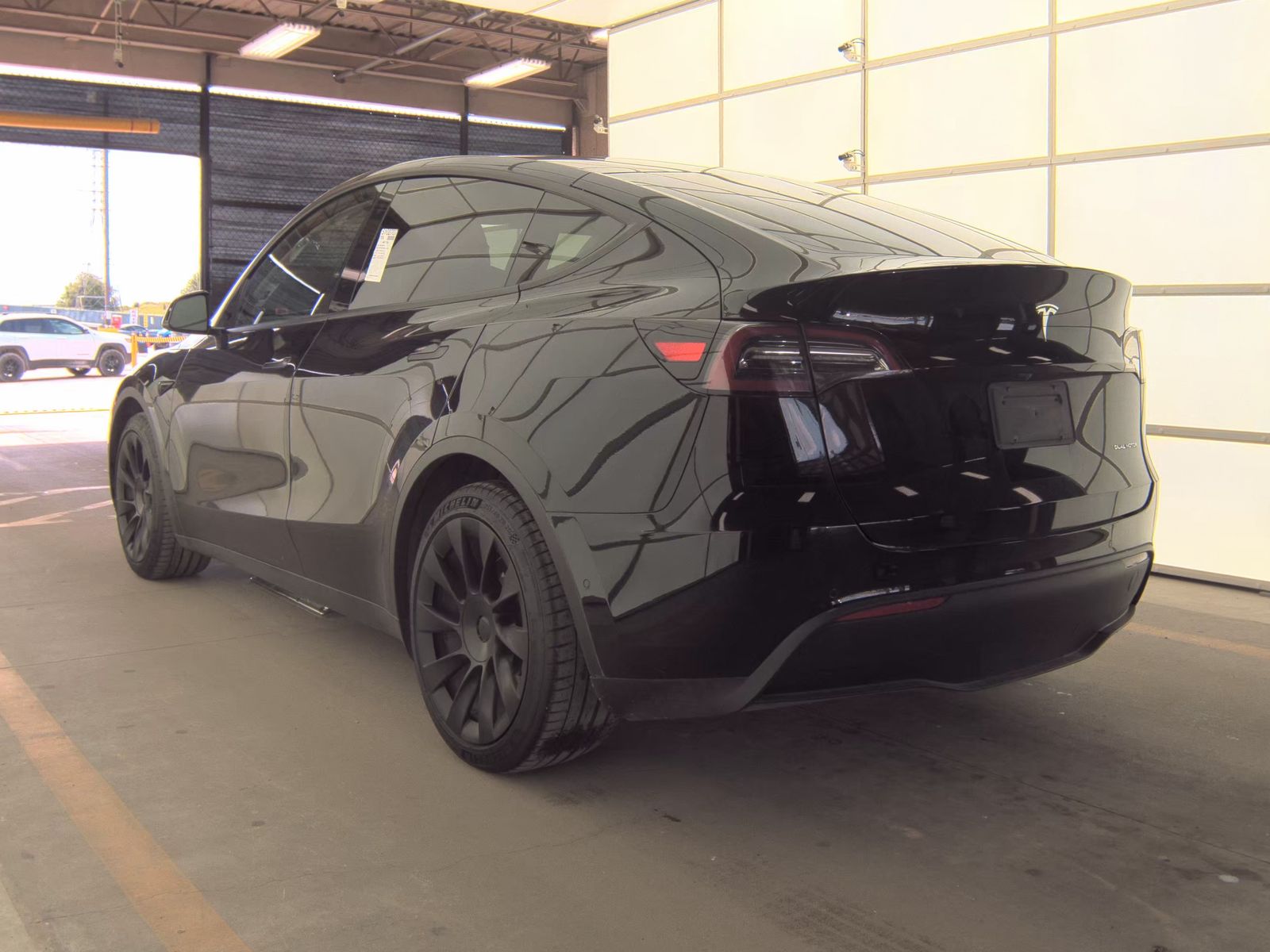 TESLA MODEL Y - 9