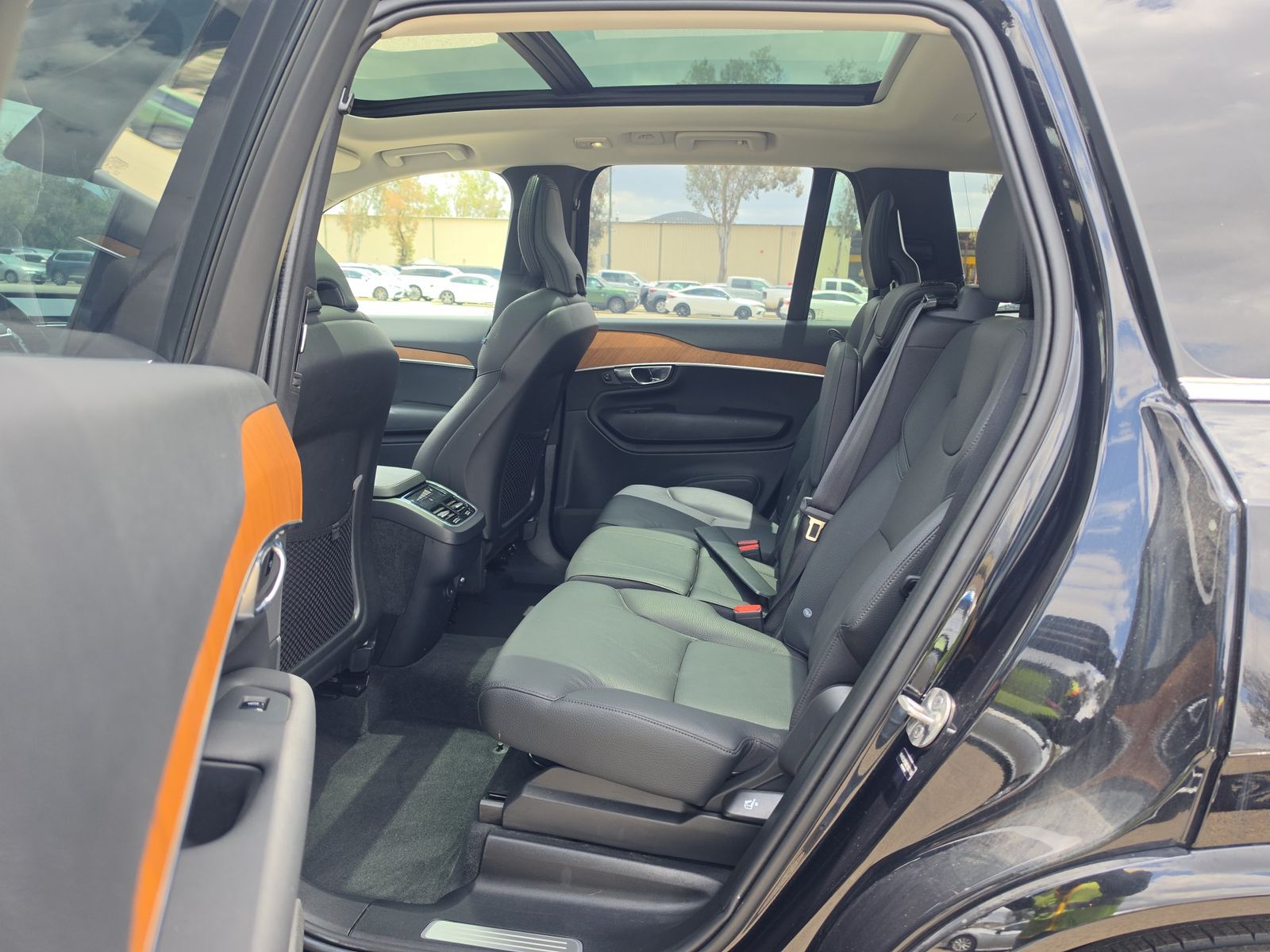 2025 Volvo XC90 B6 Plus FWD