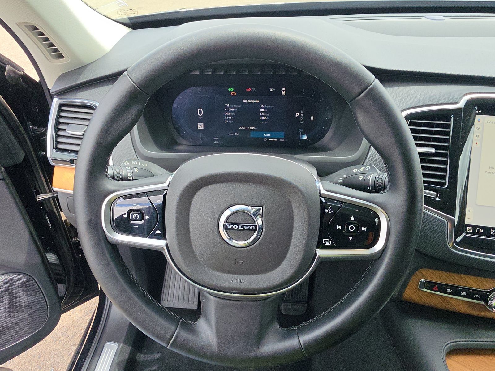 2025 Volvo XC90 B6 Plus FWD
