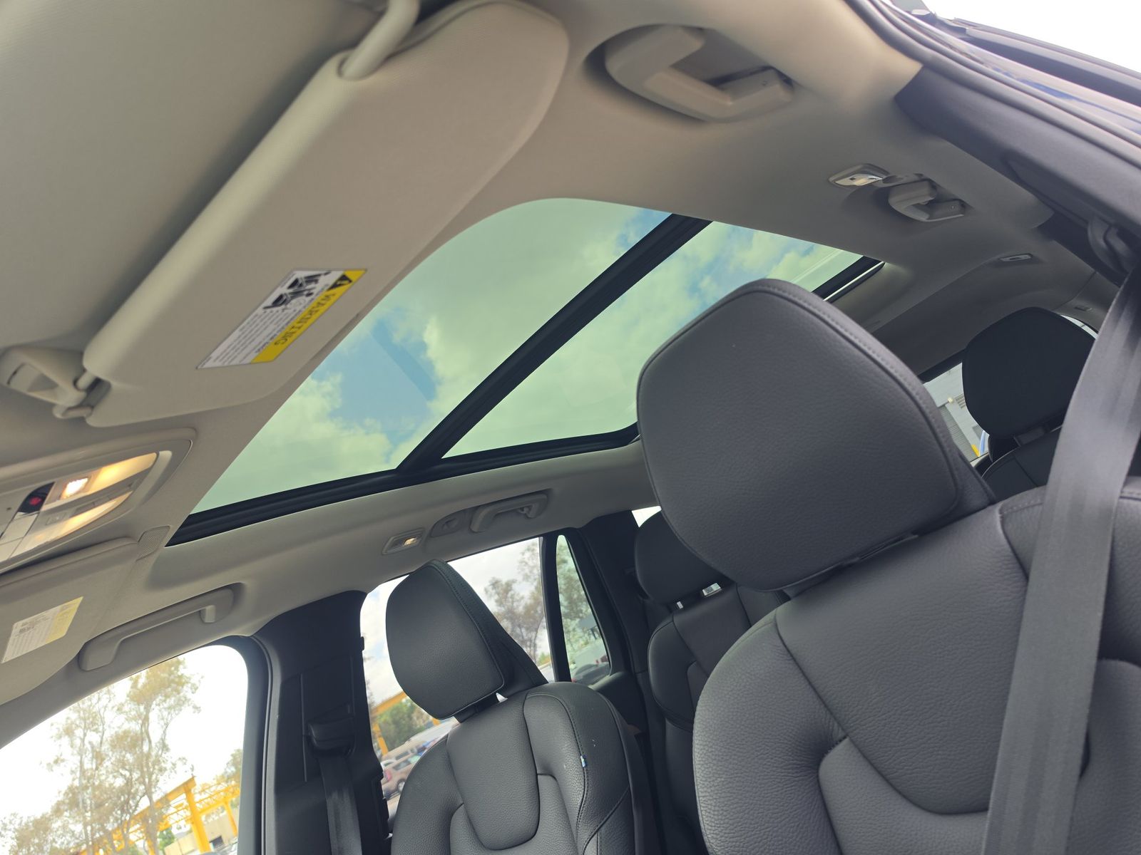 2025 Volvo XC90 B6 Plus FWD