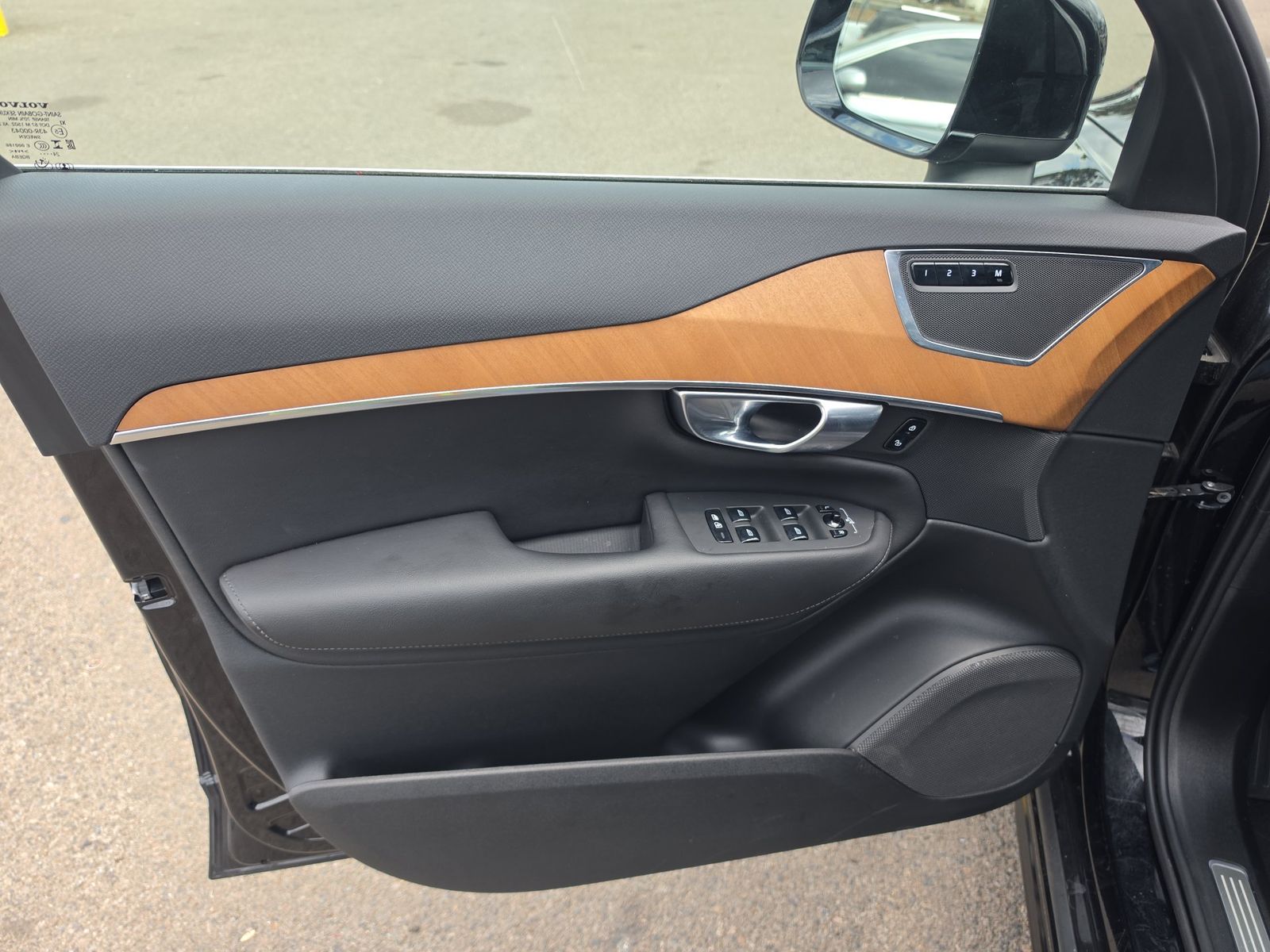2025 Volvo XC90 B6 Plus FWD