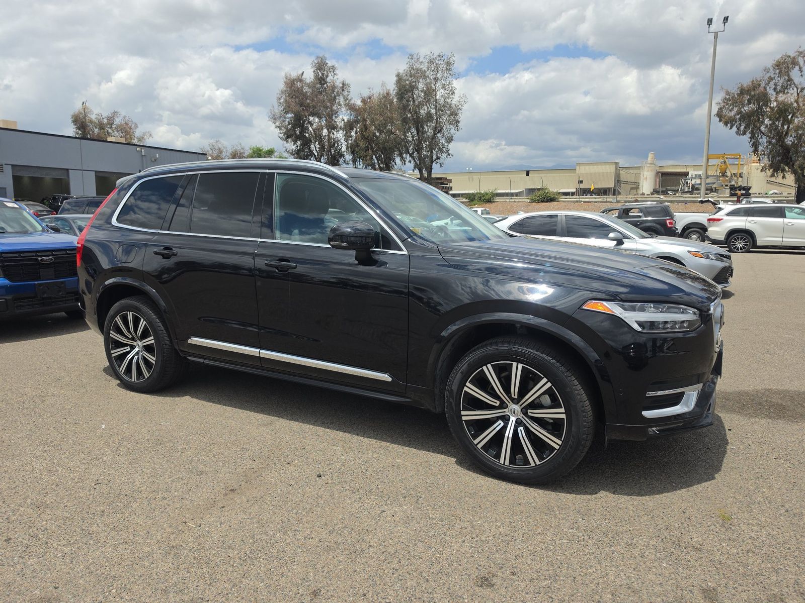 2025 Volvo XC90 B6 Plus FWD