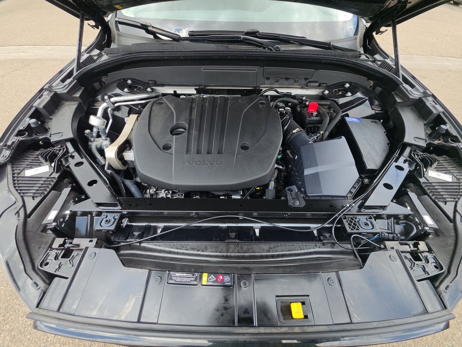 2025 Volvo XC60 B5 Plus FWD