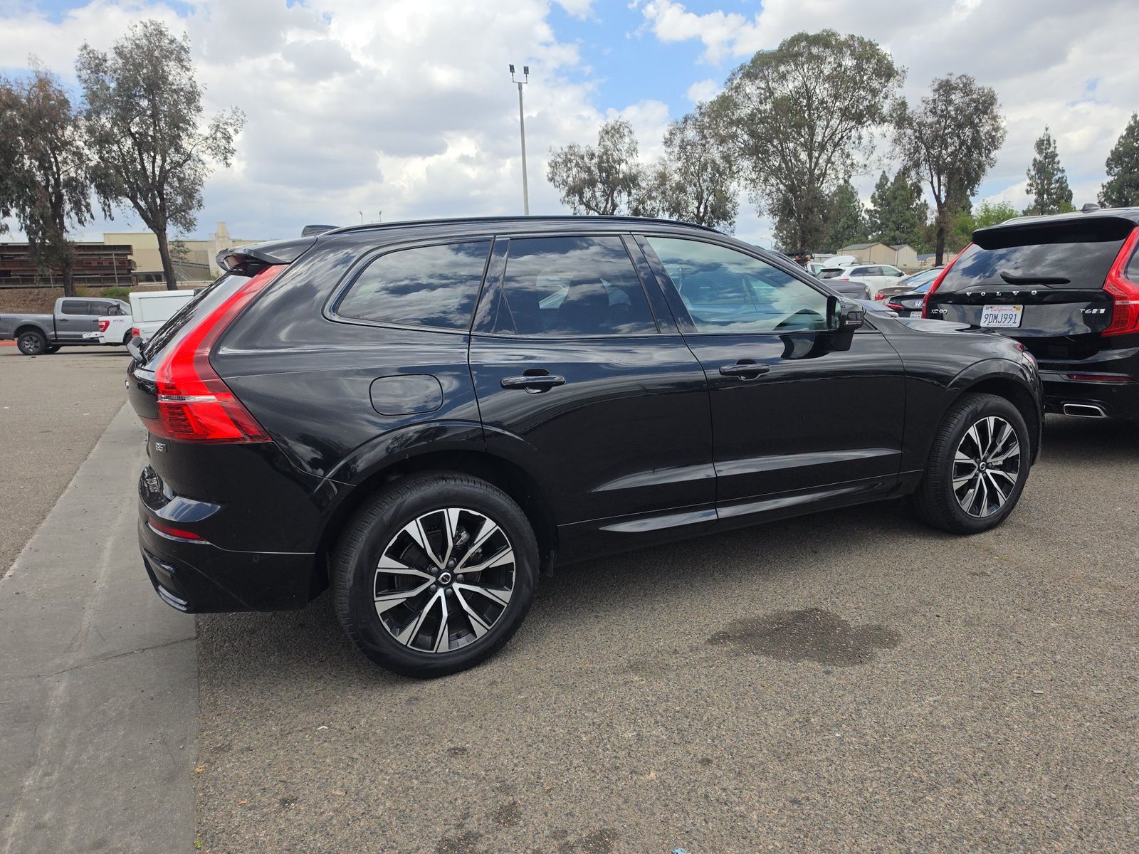 2025 Volvo XC60 B5 Plus FWD