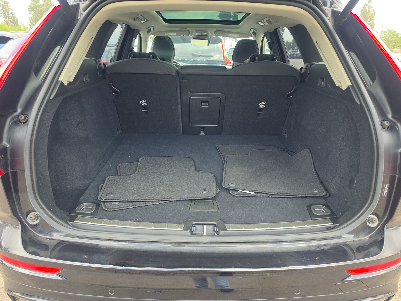2025 Volvo XC60 B5 Plus FWD