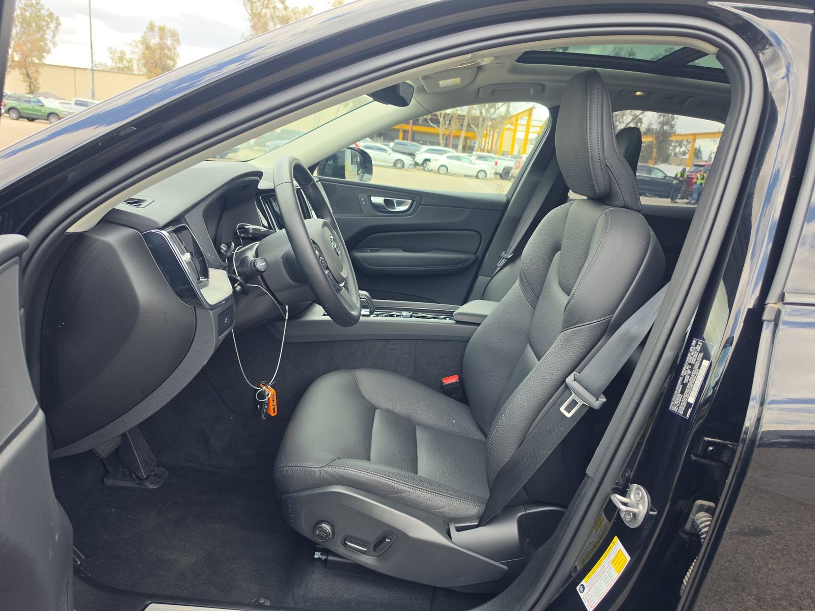 2025 Volvo XC60 B5 Plus FWD