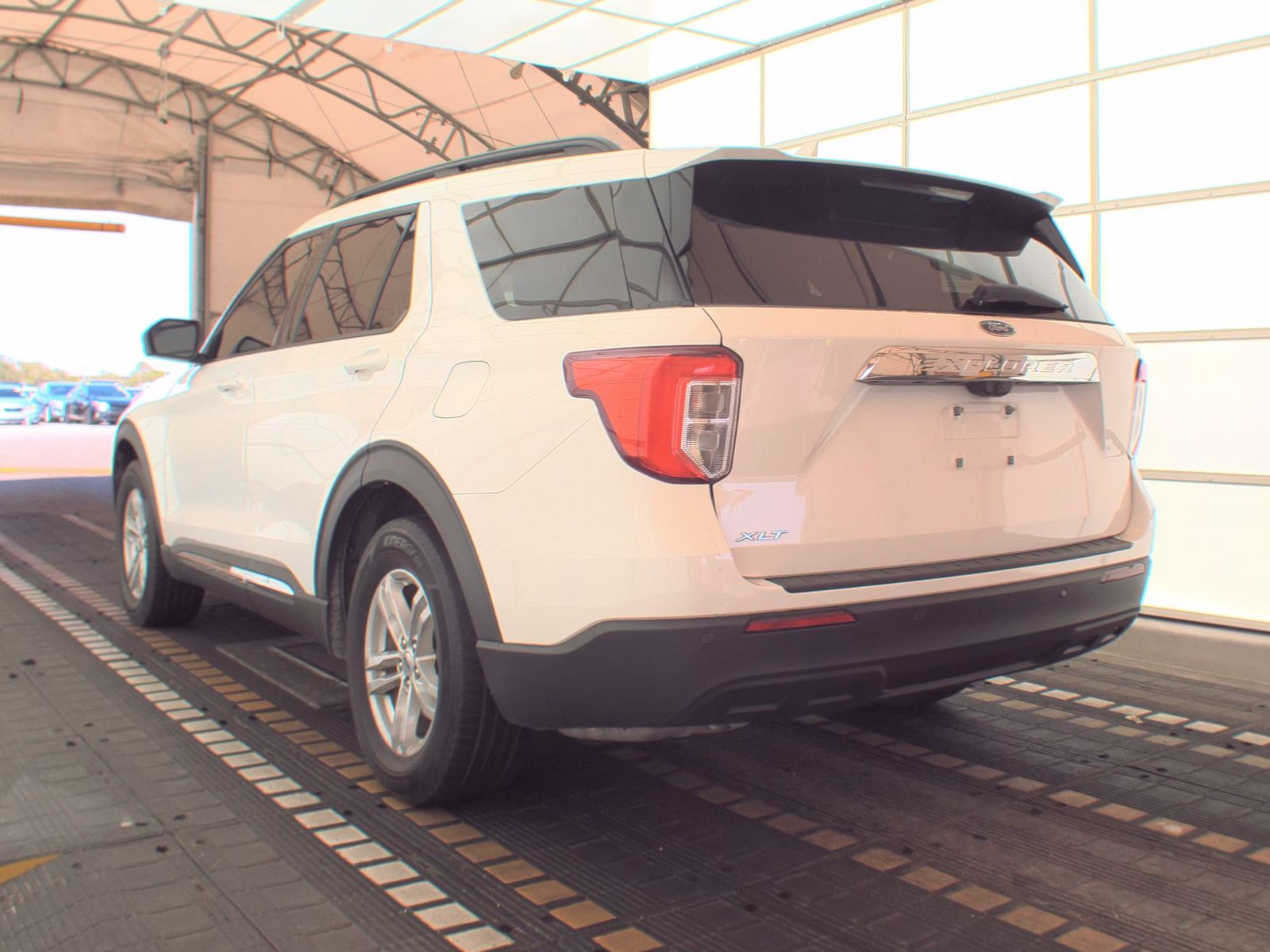 FORD EXPLORER - 9