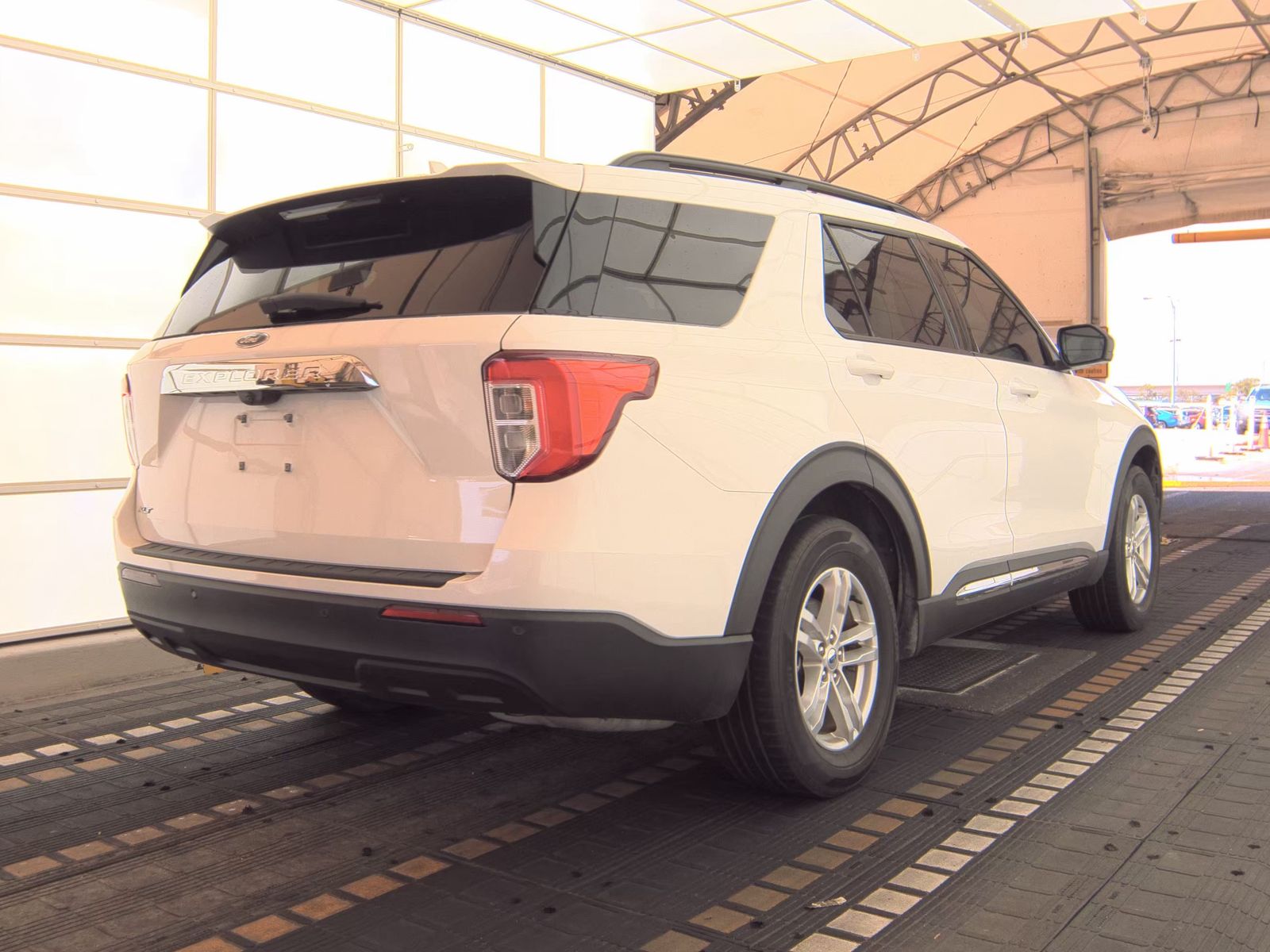 FORD EXPLORER - 6