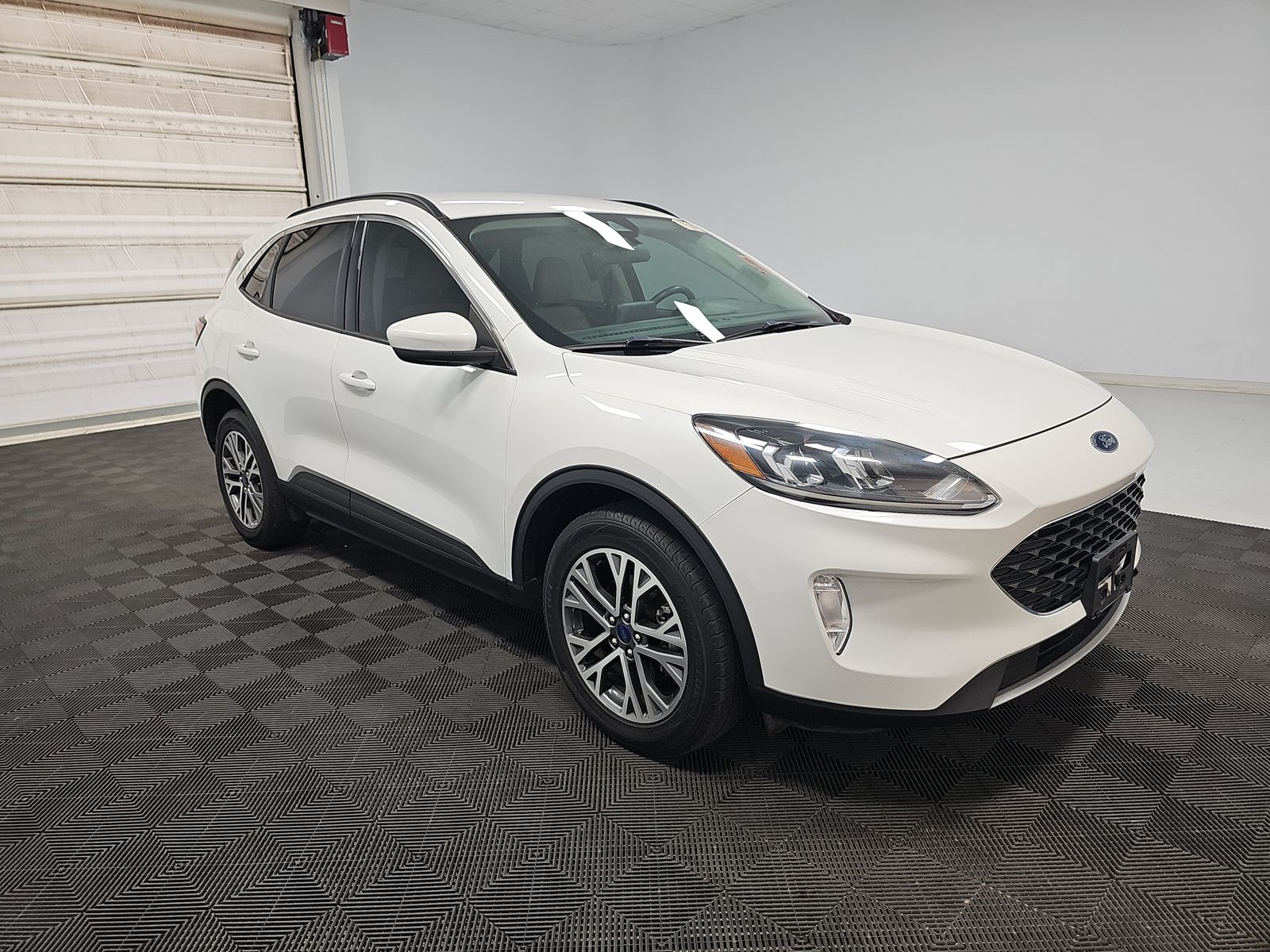 FORD ESCAPE - 4