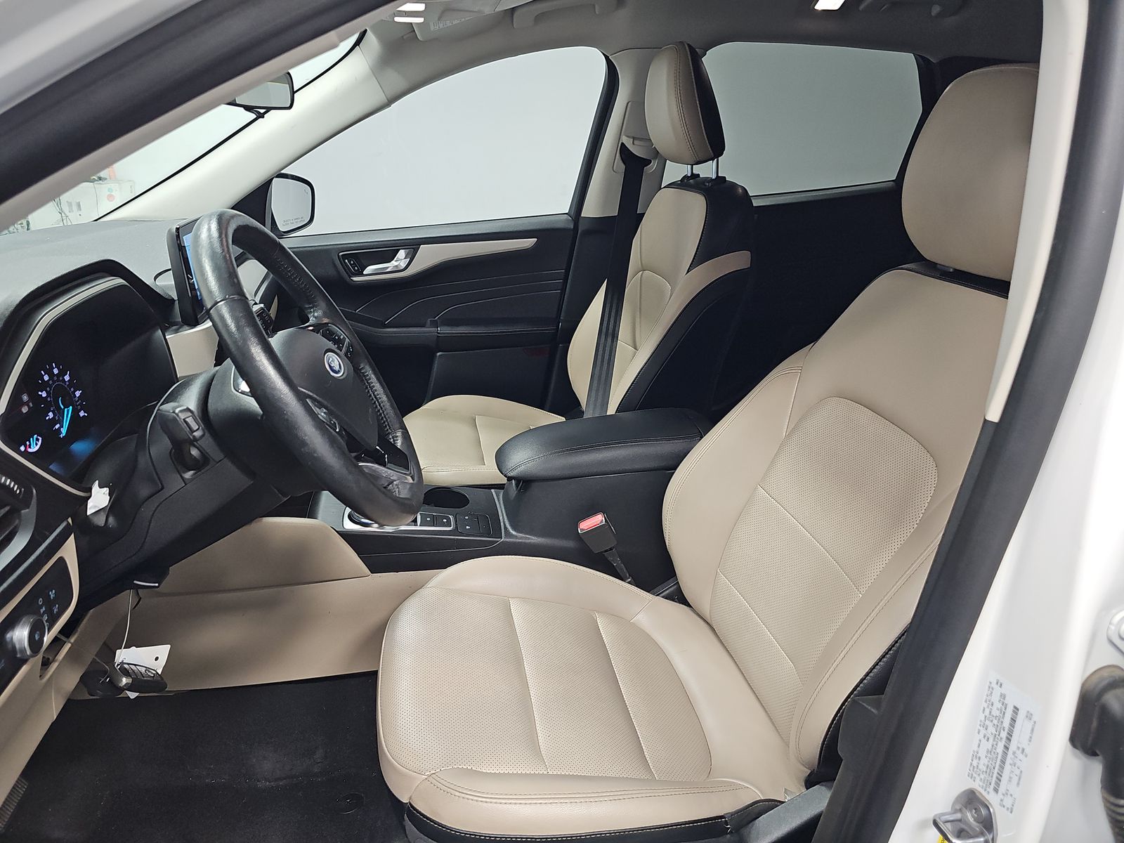 FORD ESCAPE - 8