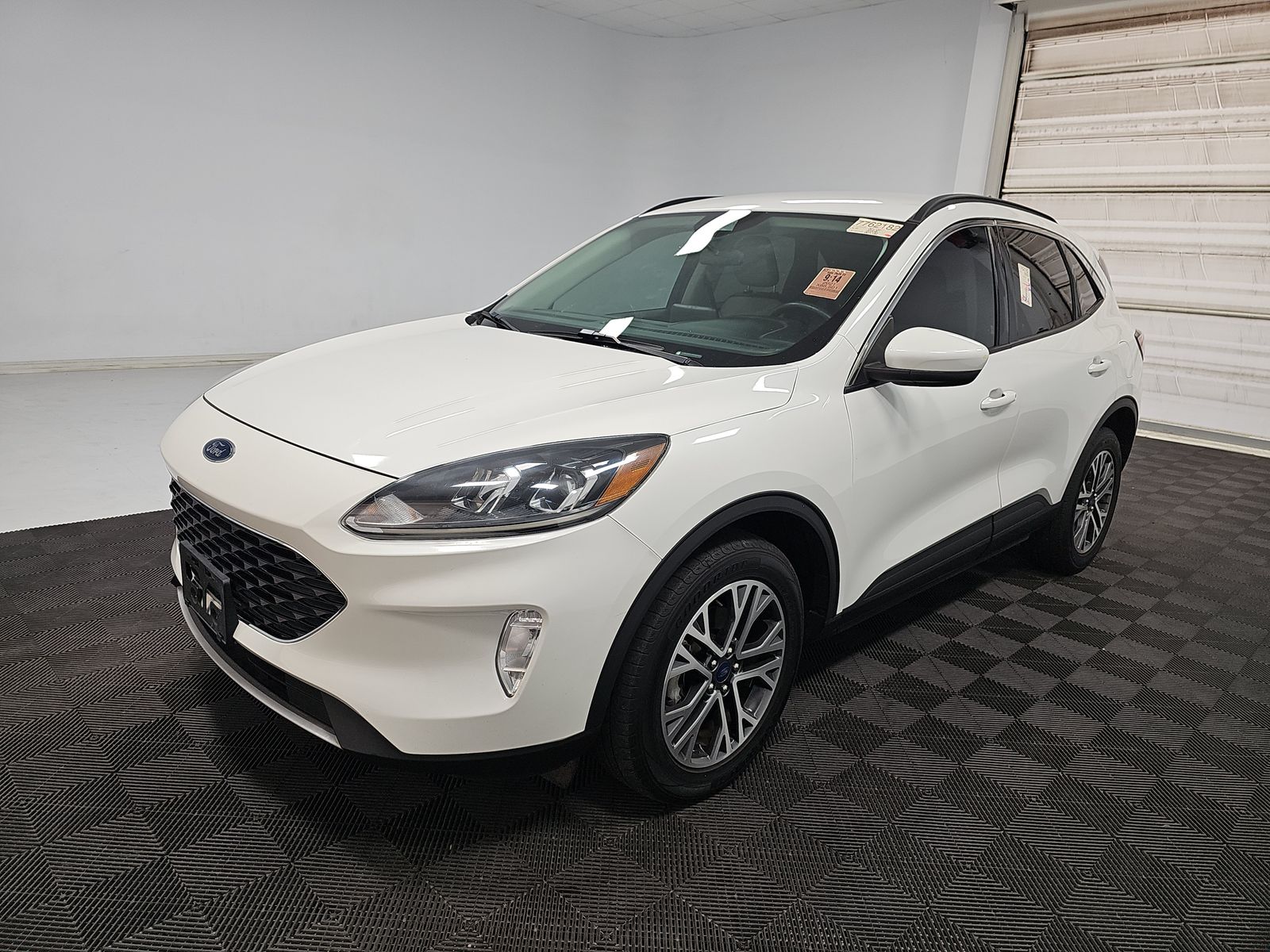 FORD ESCAPE - 1