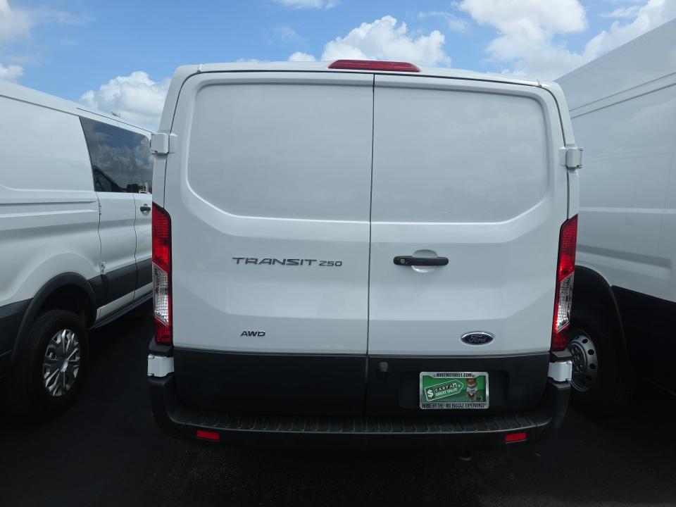 FORD TRANSIT 250 - 6