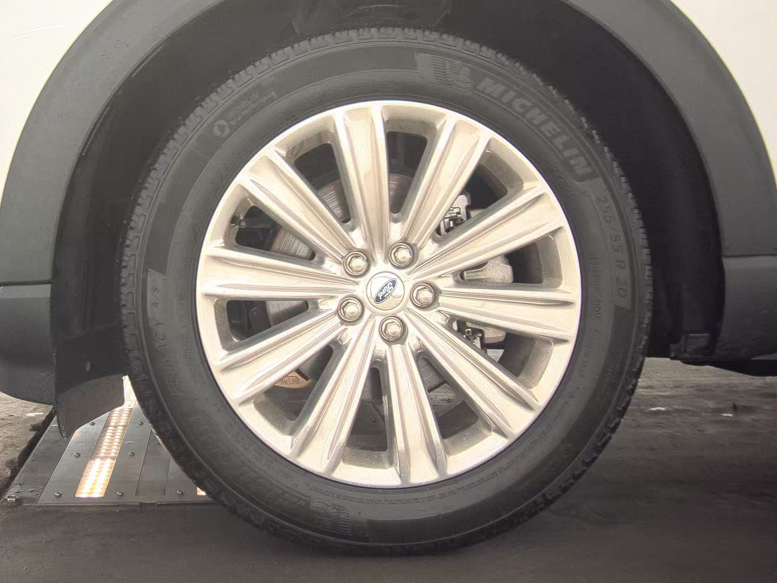 FORD EXPLORER - 10