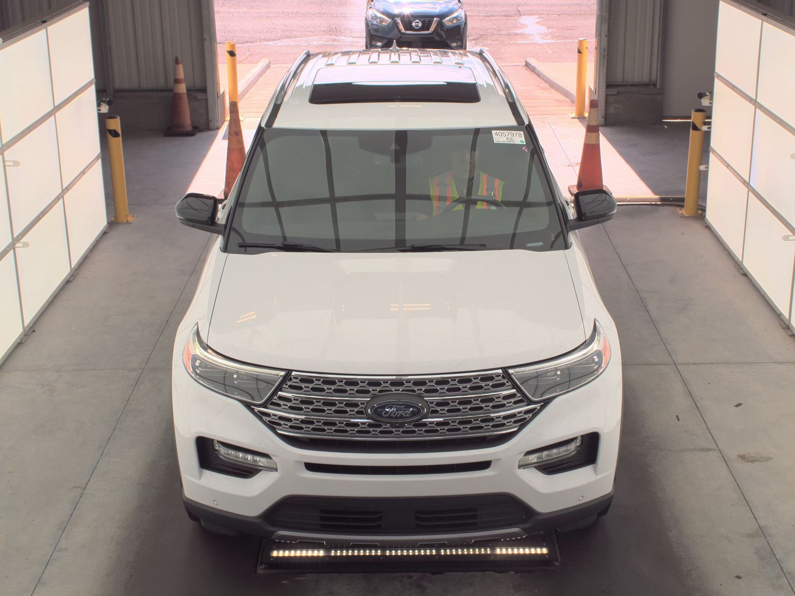 FORD EXPLORER - 3