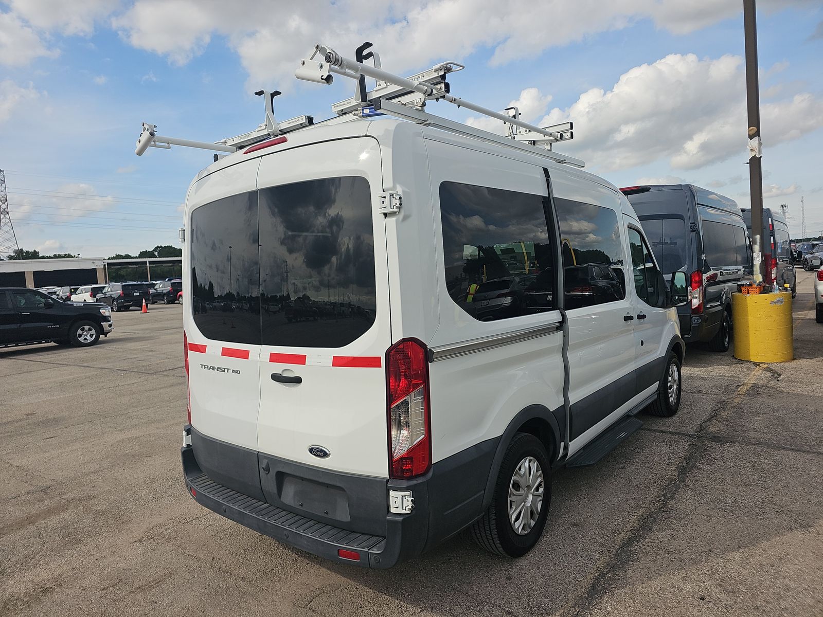 FORD TRANSIT 150 - 5