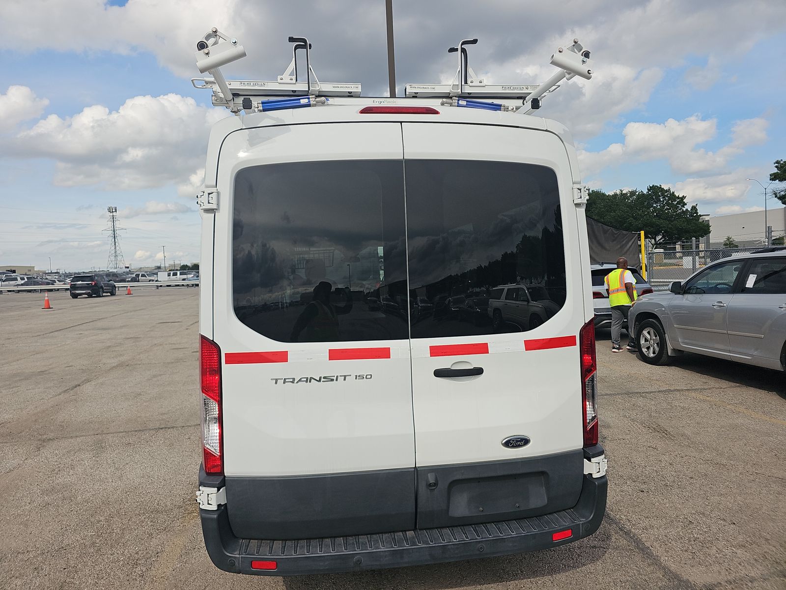 FORD TRANSIT 150 - 6