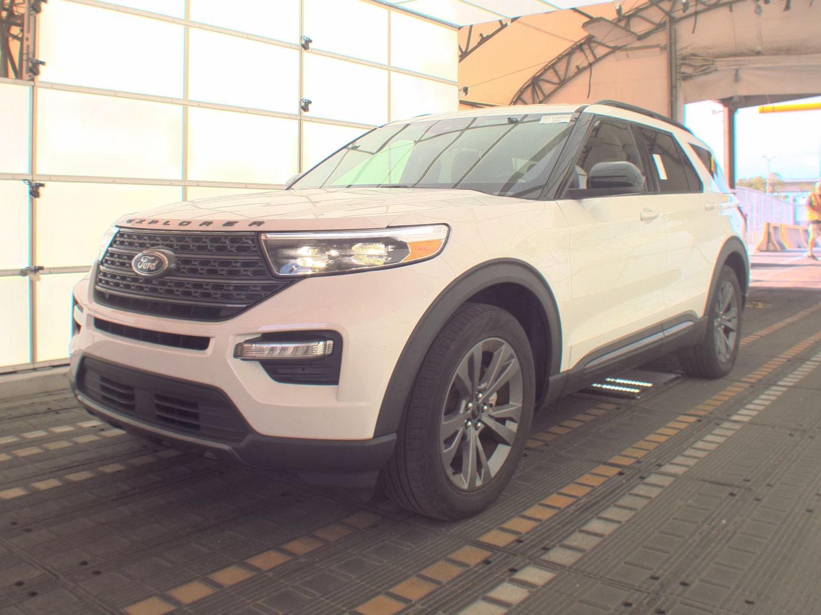 FORD EXPLORER - 1