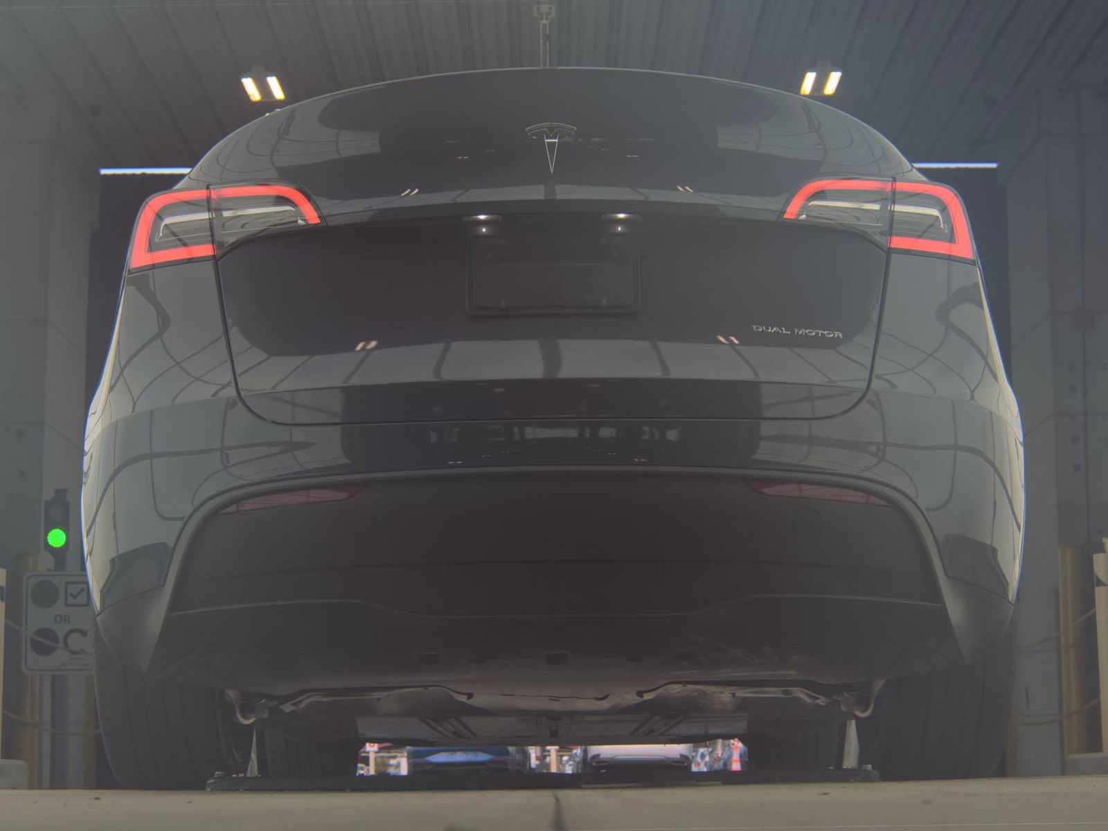 TESLA MODEL Y - 8